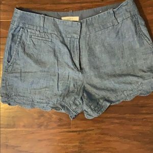 Loft scalloped hem shorts